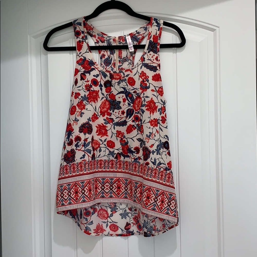 Red white and blue flora tank